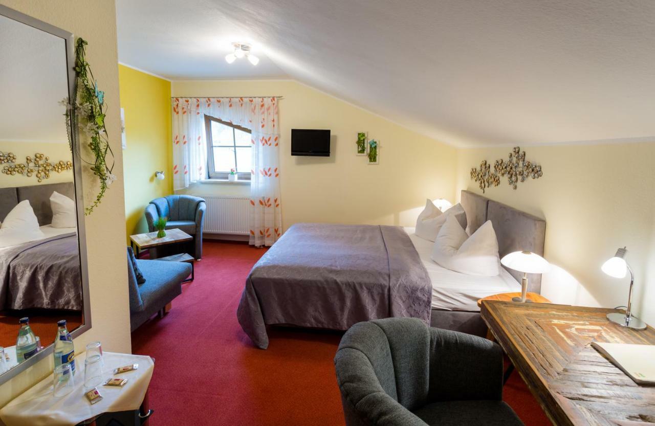 Hotel&Ferienwohnungen Bohlenblick Saalfeld Saale Exterior foto
